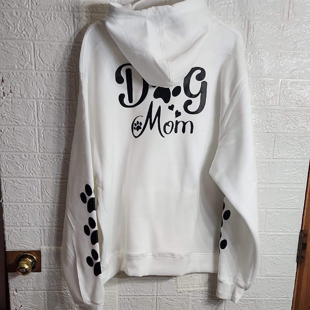 Chic Dog Mom White Sweatshirt - Picture 4 of 4